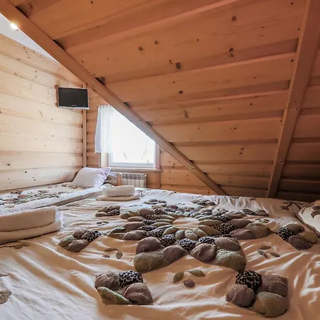 Grota Zbojnicka I Bed & Breakfast *