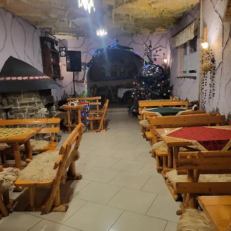 Grota Zbojnicka I Bed & Breakfast *