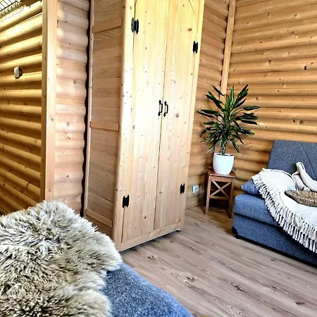 Grota Zbojnicka I Bed & Breakfast *