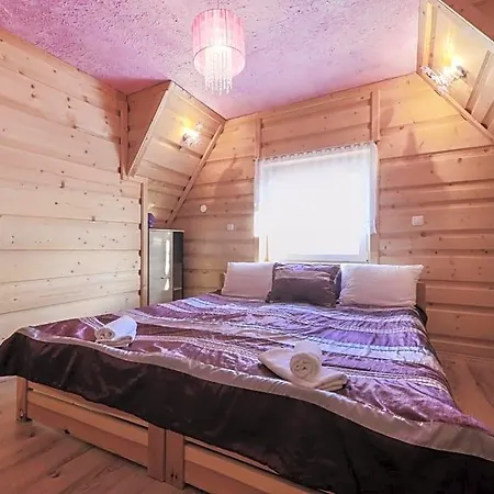Grota Zbojnicka I Bed & Breakfast 3*